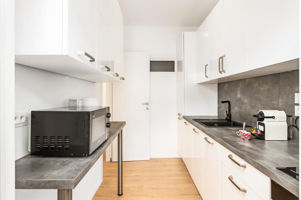 Coffee/tea facilities, Kitchen or kitchenette, dishwasher, oven, toaster