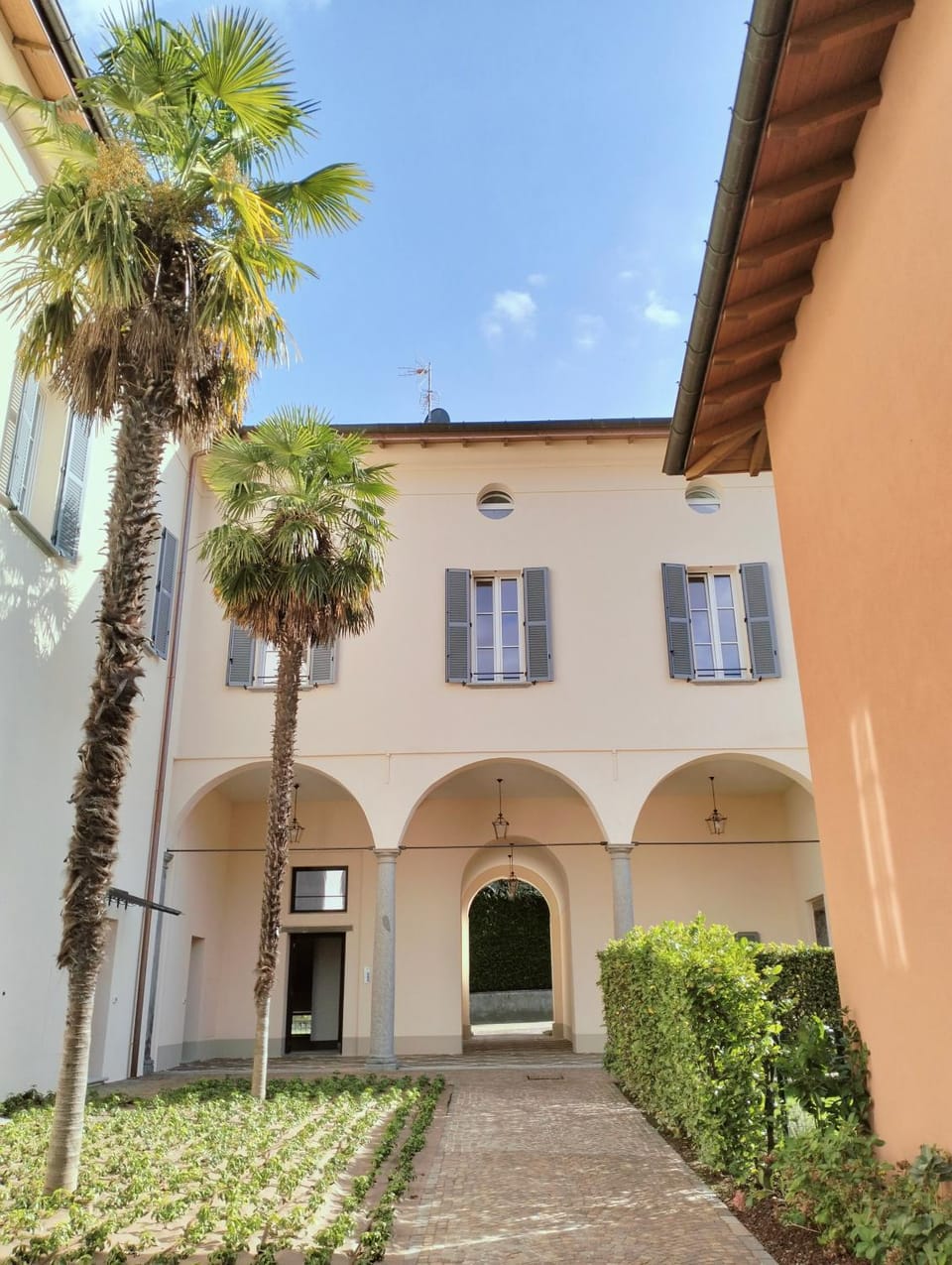 Incanto Home -Villa Maderni with COMO Lake View Apartment in Como