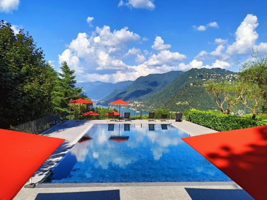 Incanto Home -Villa Maderni with COMO Lake View Apartment in Como