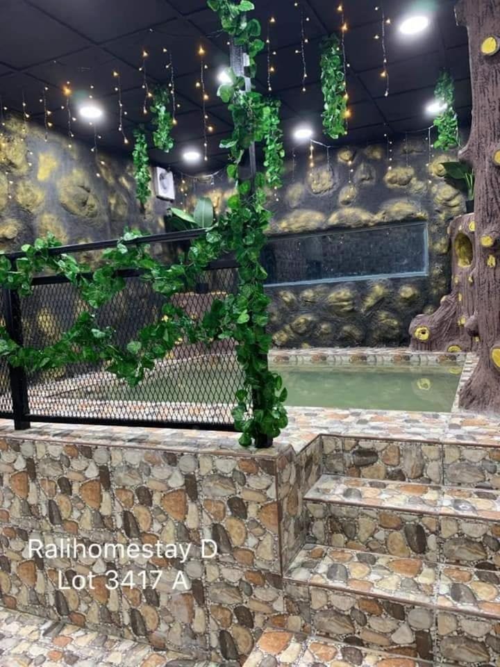 RALI PD HOME D 16Pax karaoke and swimming pool Villa in Port Dickson