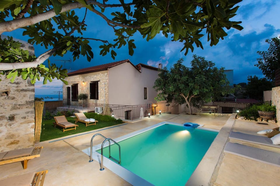 Day, Natural landscape, Garden, Pool view, Swimming pool