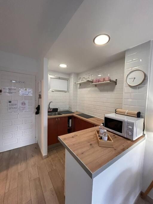 Estudio con vistas al mar, piscinas, recepción 24 hs Apartment in Benalmadena