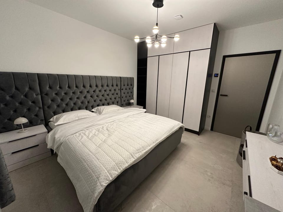Bed, Photo of the whole room, Bedroom, wardrobe