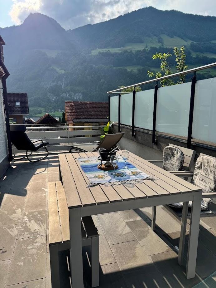 Balcony/Terrace, Mountain view