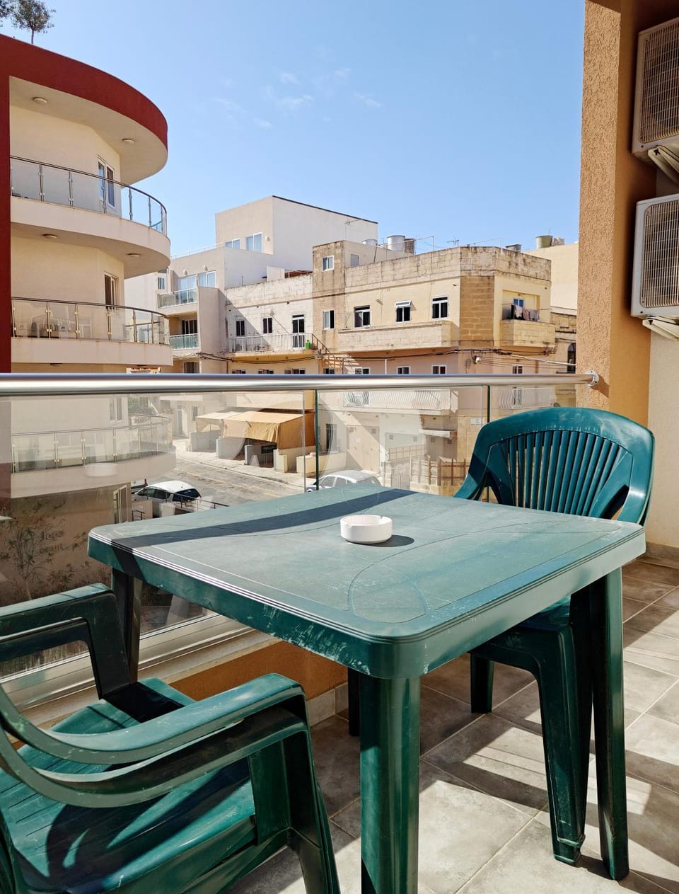 Property building, Day, View (from property/room), Balcony/Terrace, Seating area, Dining area