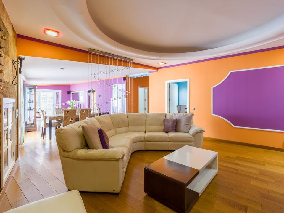 Communal lounge/ TV room, Living room