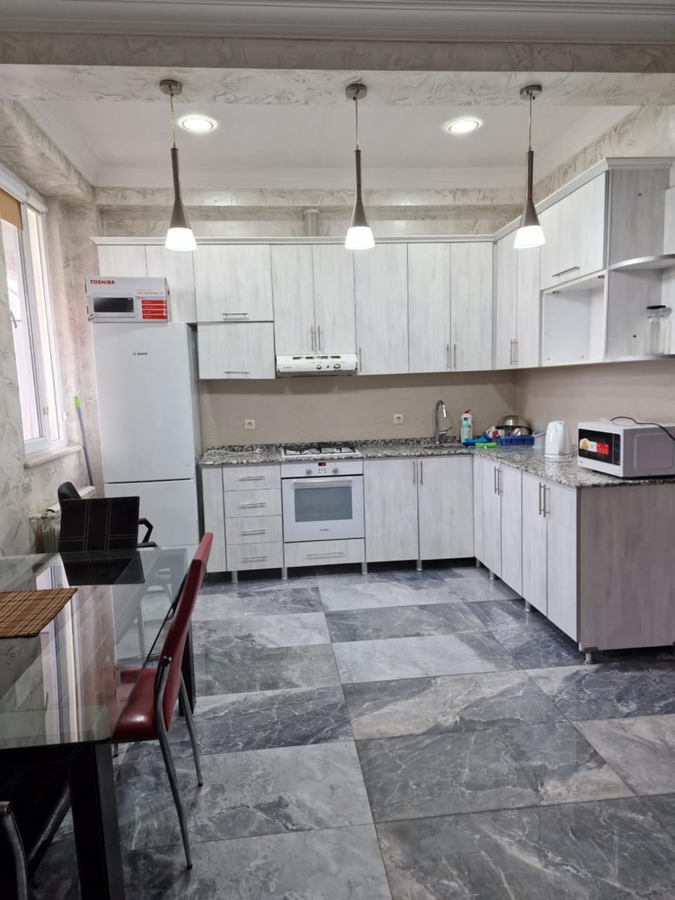 Kitchen or kitchenette, Dining area, oven, stove
