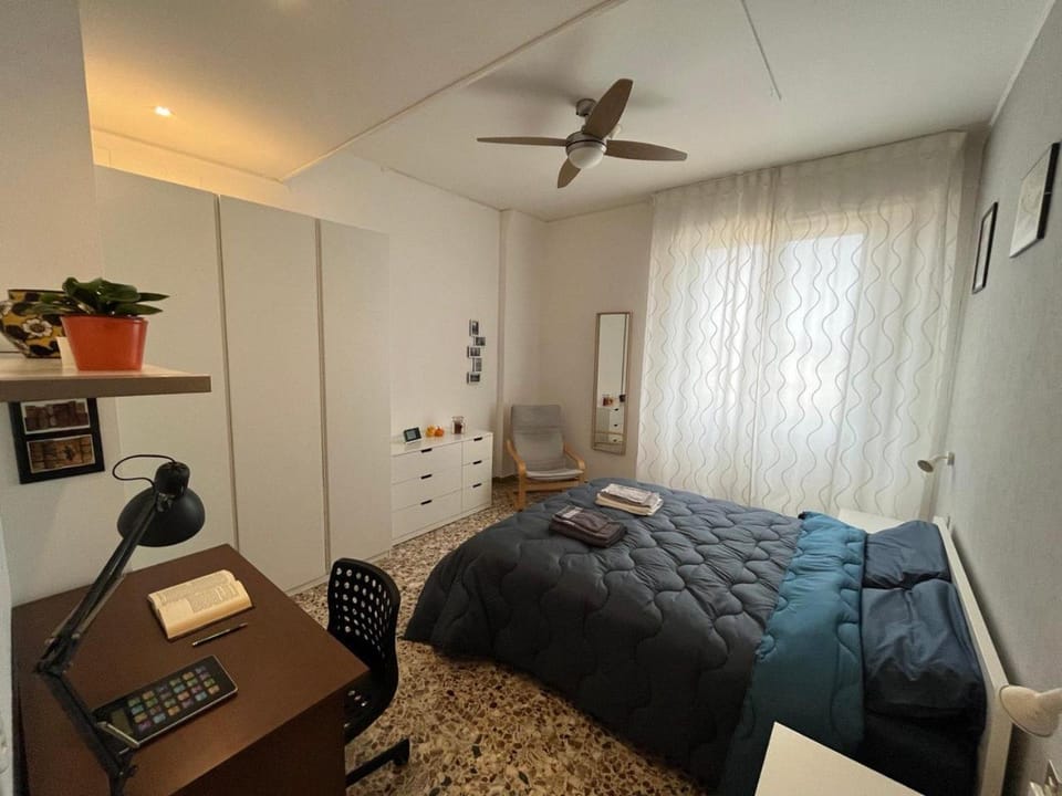 Bed, Seating area, Bedroom, internet