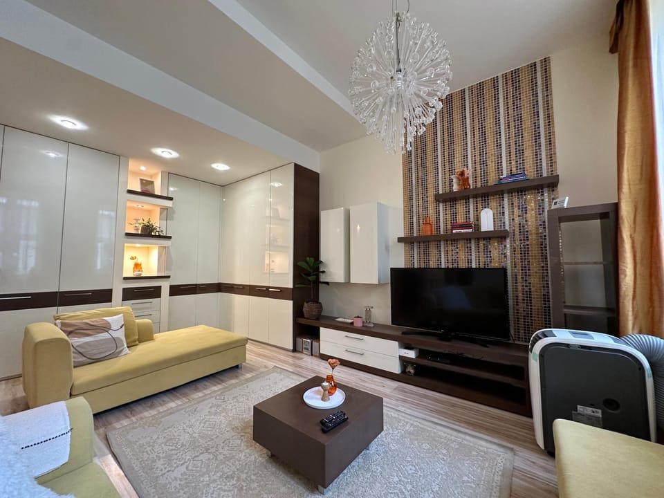 TV and multimedia, Living room, air conditioner