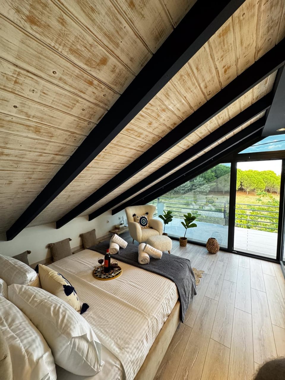 Bed, Bedroom