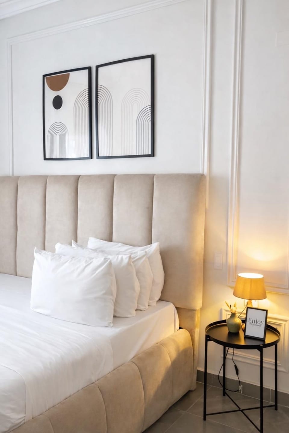 Spacious and Bright 2 Bedroom Fully Serviced Apartment with PS5 Apartment in Lagos