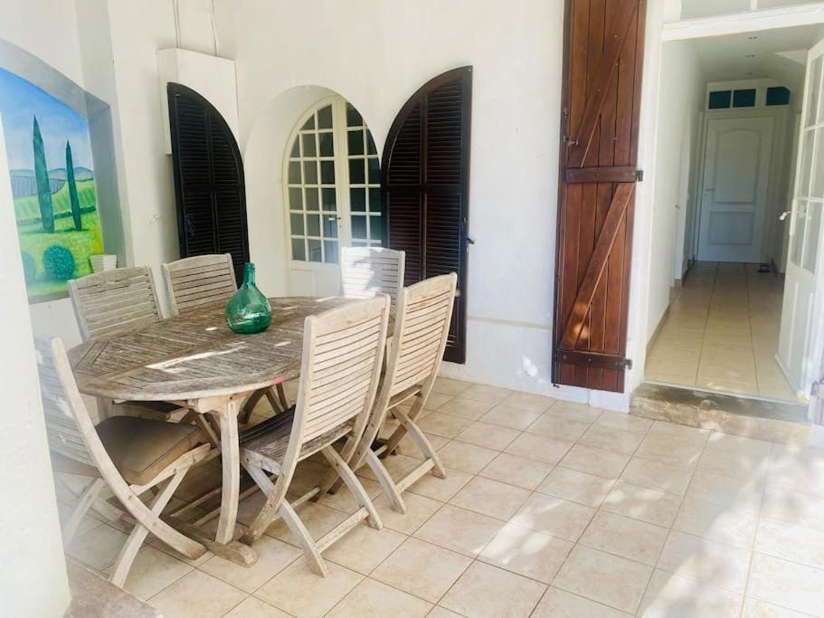 Rez de villa jusqu a 6 personnes Apartment in Hyères