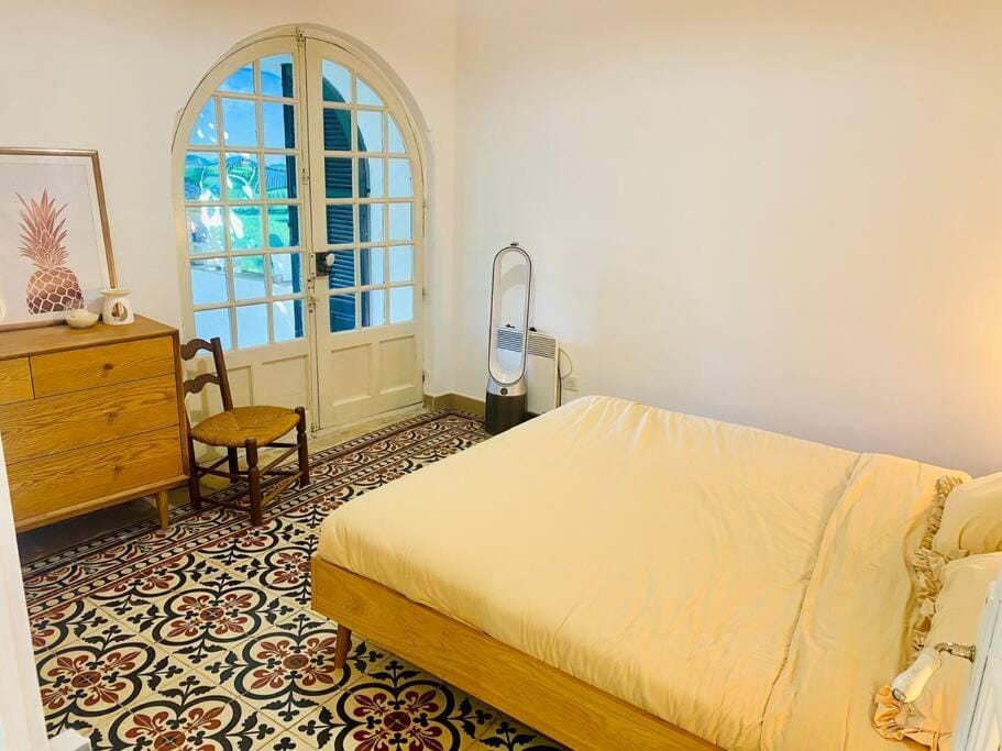 Rez de villa jusqu a 6 personnes Apartment in Hyères