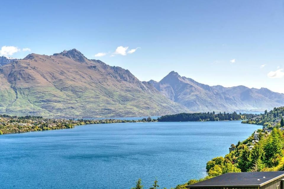 Relax on Snowy Place Apartment in Queenstown