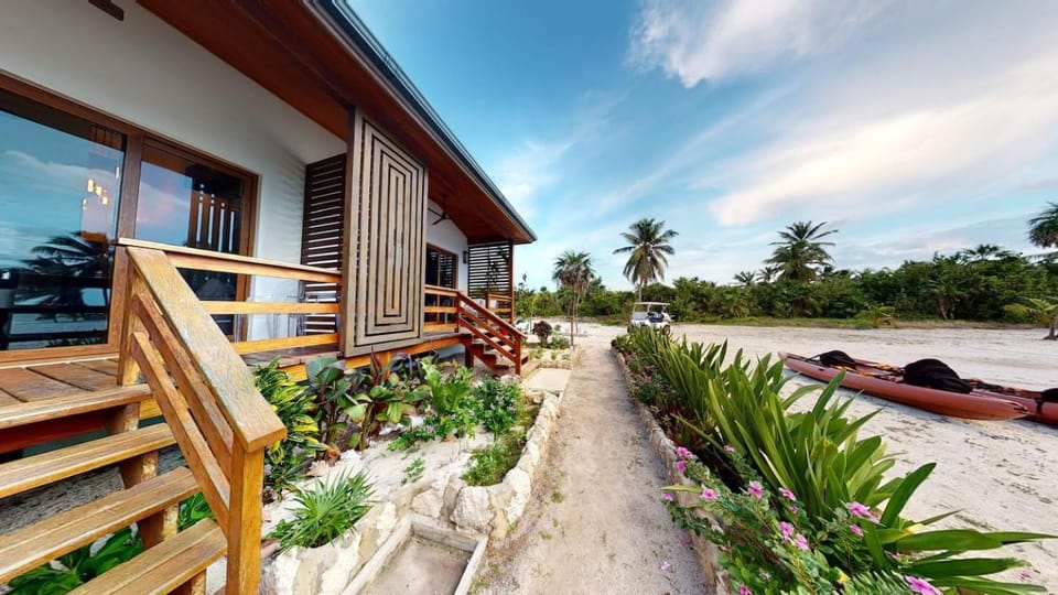 Scenic Oceanfront Private Estate by ALOM Villa in San Pedro
