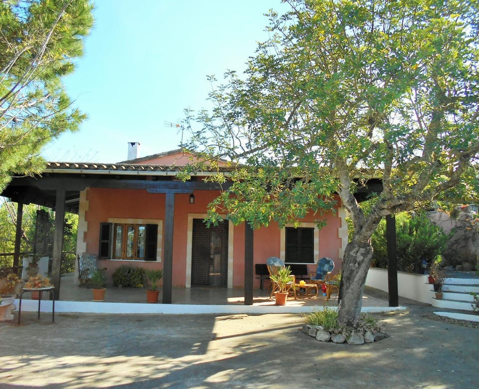 Property building, Patio, Facade/entrance