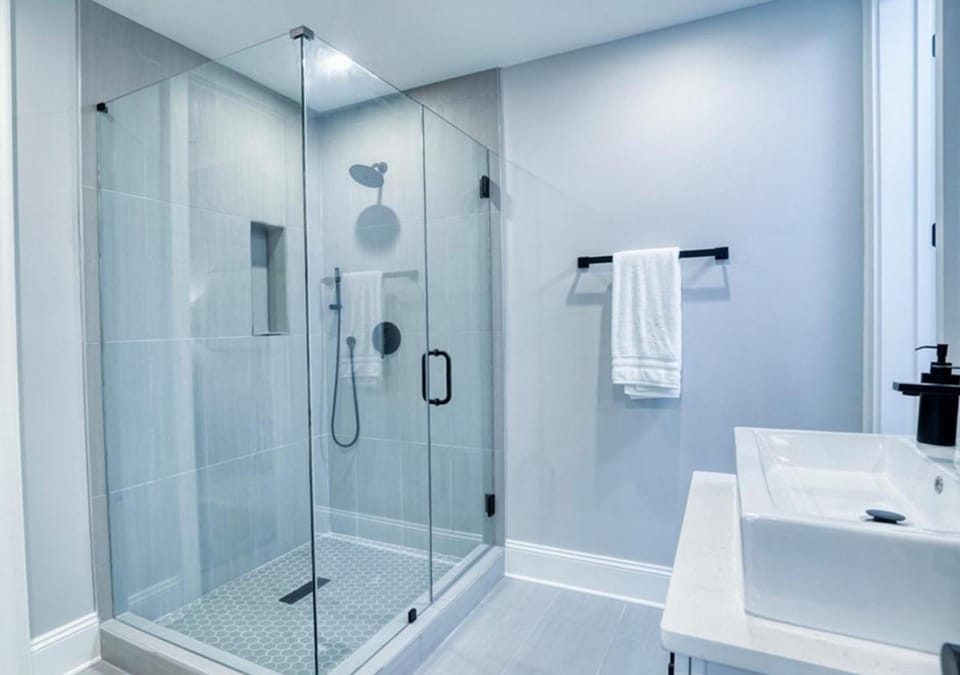 Shower, Bathroom, towels