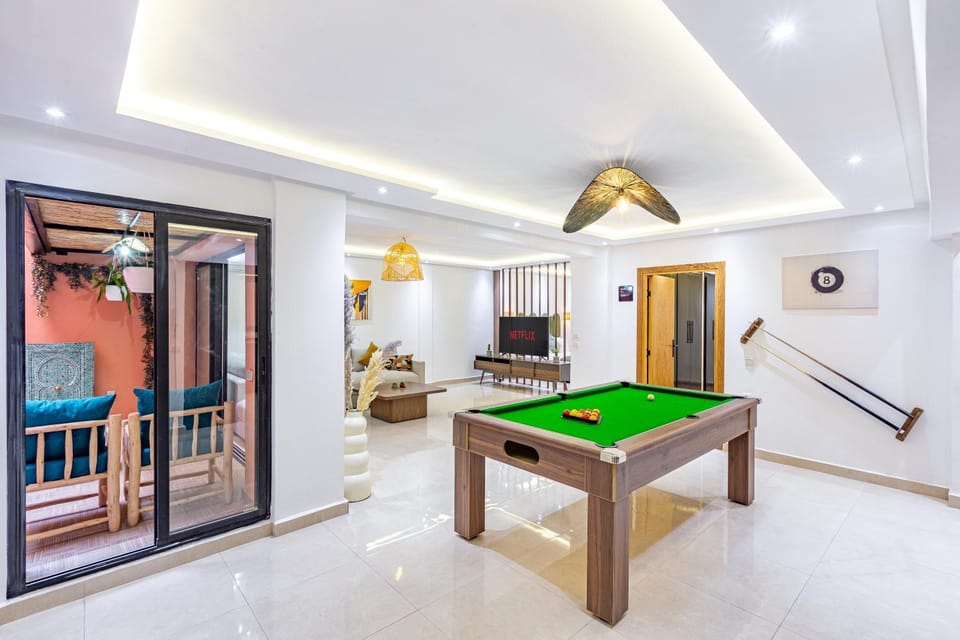 Communal lounge/ TV room, Billiard, Game Room, TV and multimedia