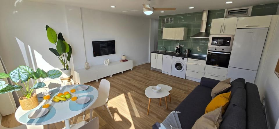 Kitchen or kitchenette, Living room