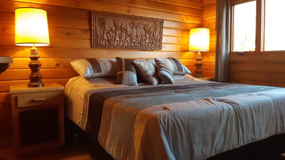 Bed, Photo of the whole room, Bedroom, Pool view, Breakfast
