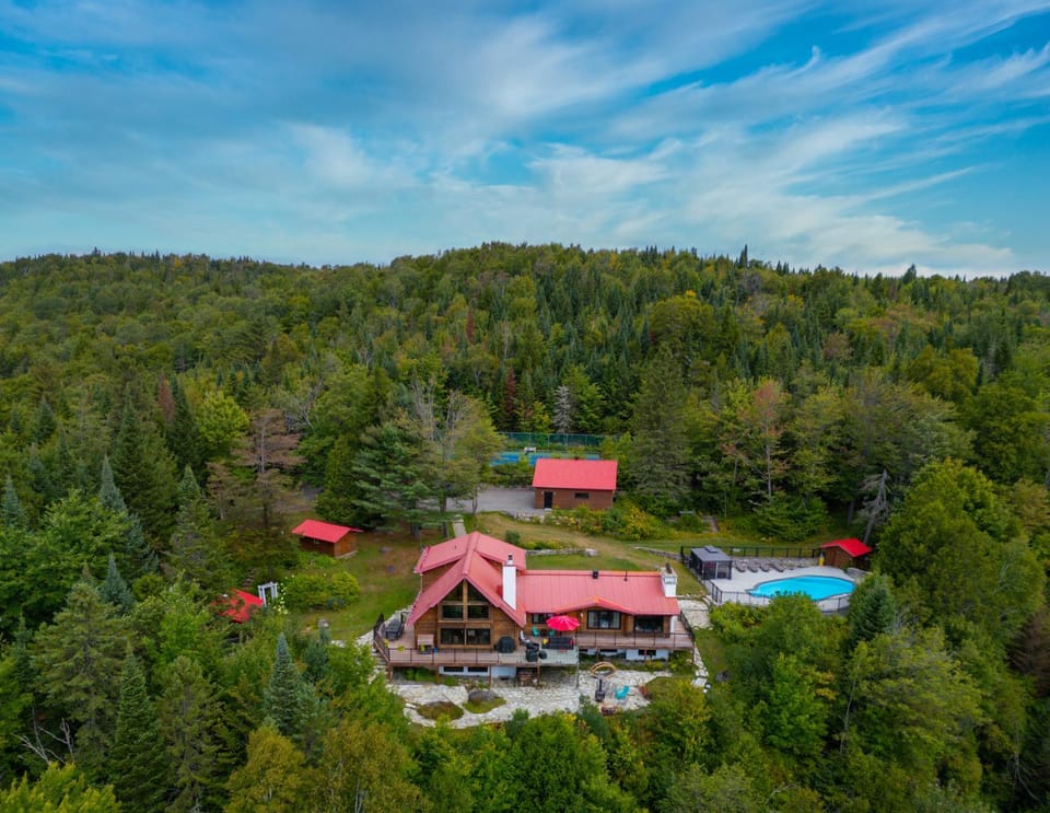 Property building, Mountain view, Swimming pool