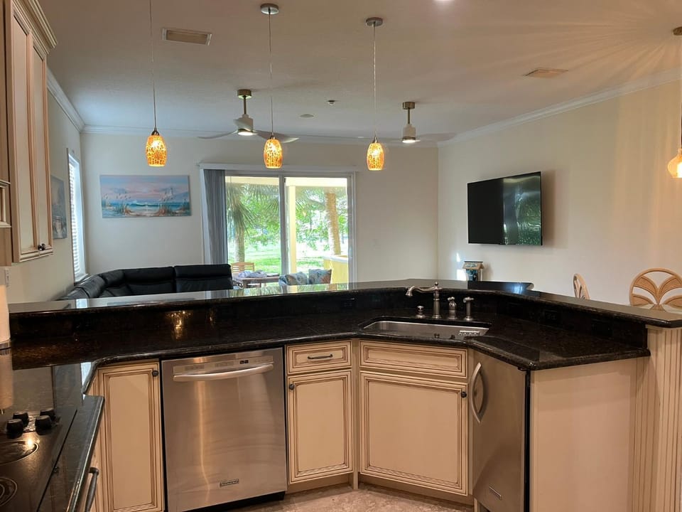 TV and multimedia, Kitchen or kitchenette, dishwasher