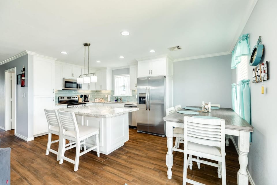 The Blue Crab - Beach Retreat & Chill Spot! House in Surfside Beach