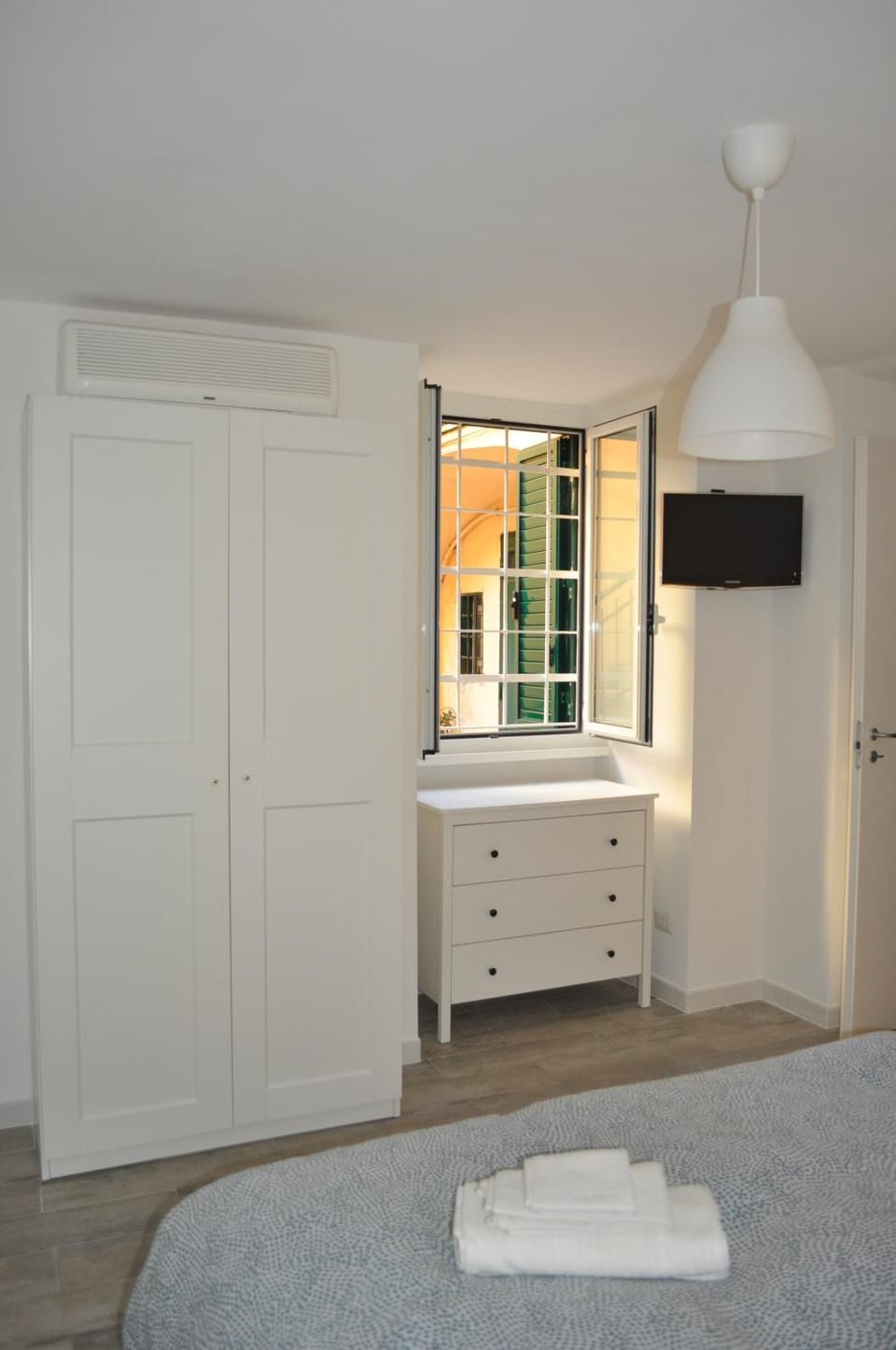 TV and multimedia, Bedroom, wardrobe