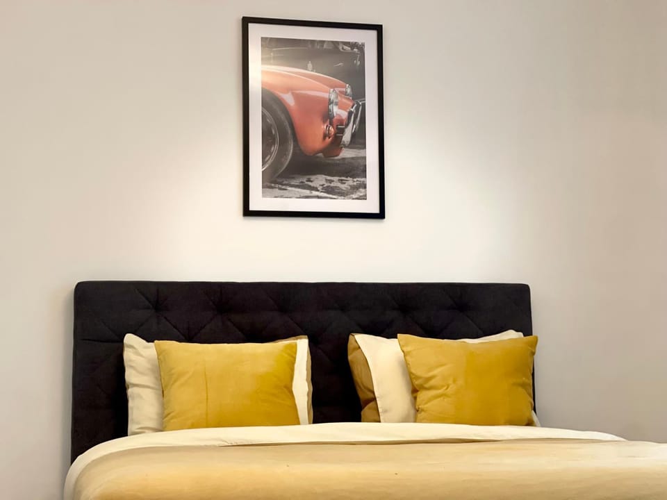 Bed, Decorative detail, Bedroom