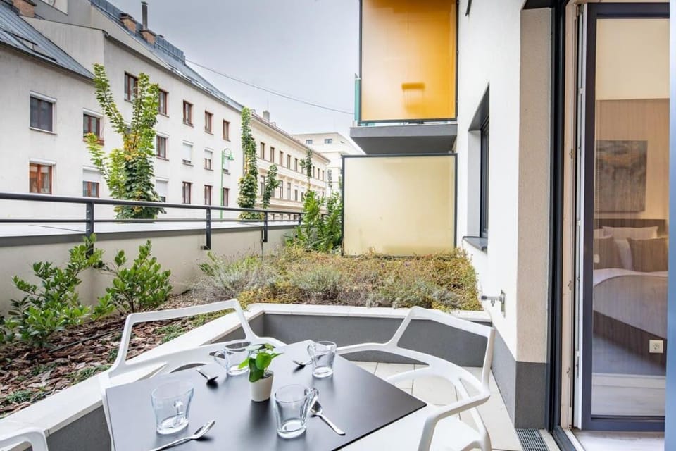Terrace Garden - Free Parking - New and Cozy Apartment in Budapest