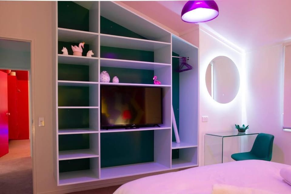 TV and multimedia, Bedroom, wardrobe