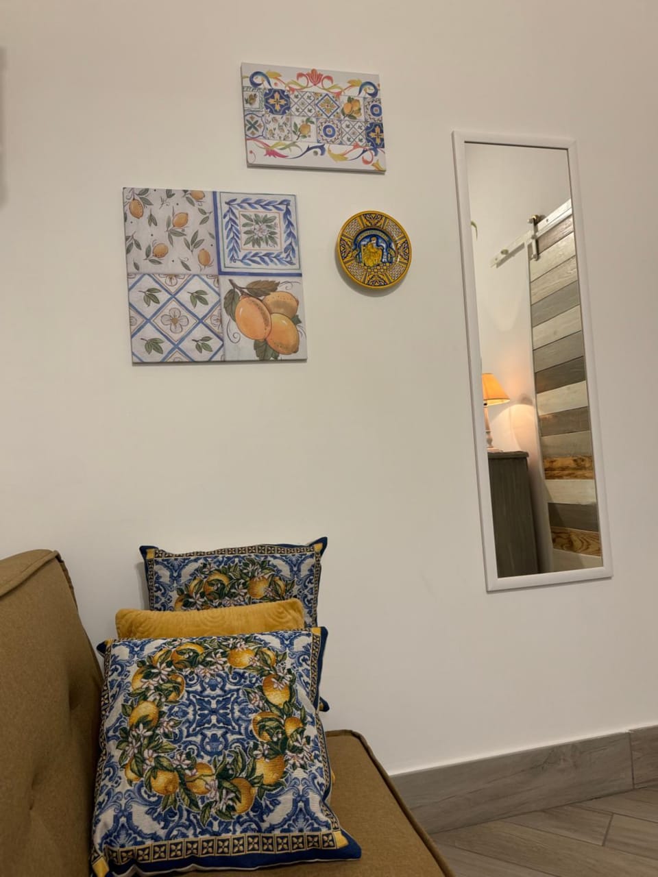 Living room, Decorative detail