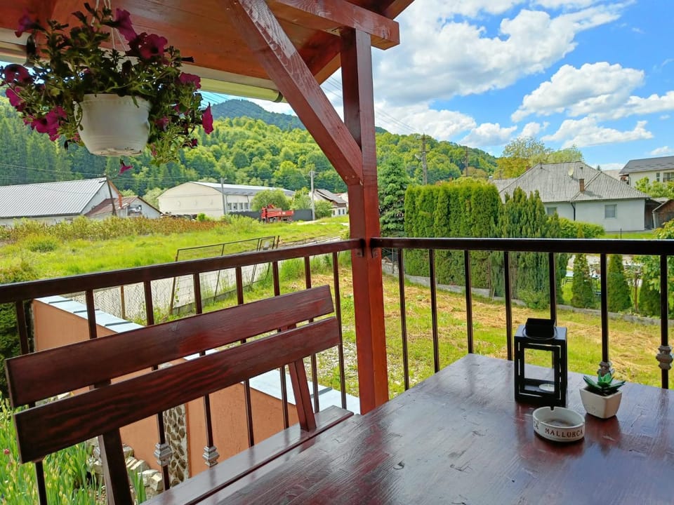 Garden, View (from property/room), Balcony/Terrace, Mountain view
