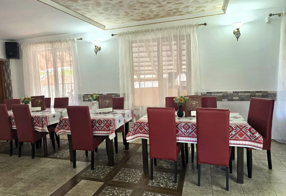 Pensiunea Mallorca Restaurant - Bar Bed and Breakfast in Romania