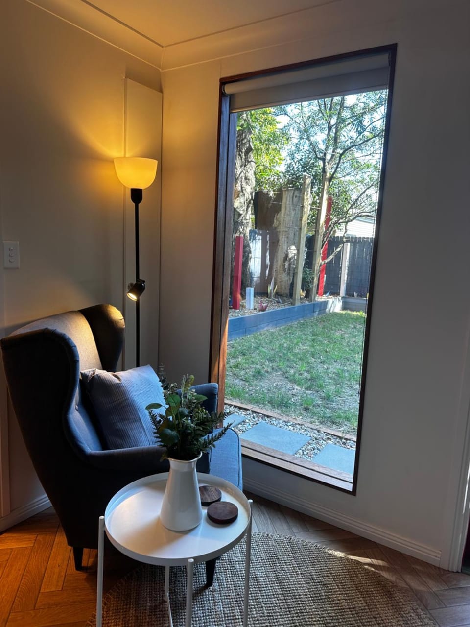 Day, Garden, Living room, Seating area, Garden view
