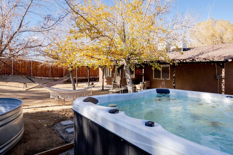 Day, Hot Tub