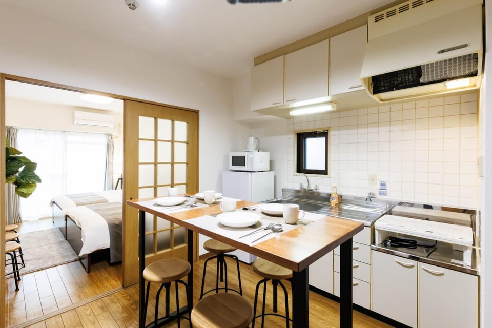 Kitchen or kitchenette, Dining area, stove