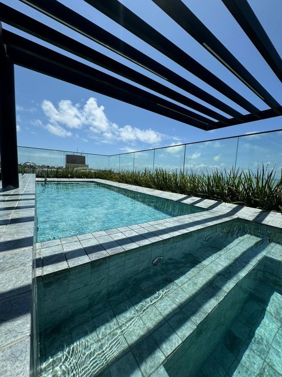 Day, Natural landscape, Hot Tub, Pool view, Swimming pool, Swimming pool, sunbed