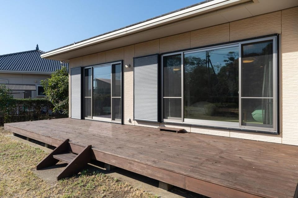 Property building, Garden, Balcony/Terrace