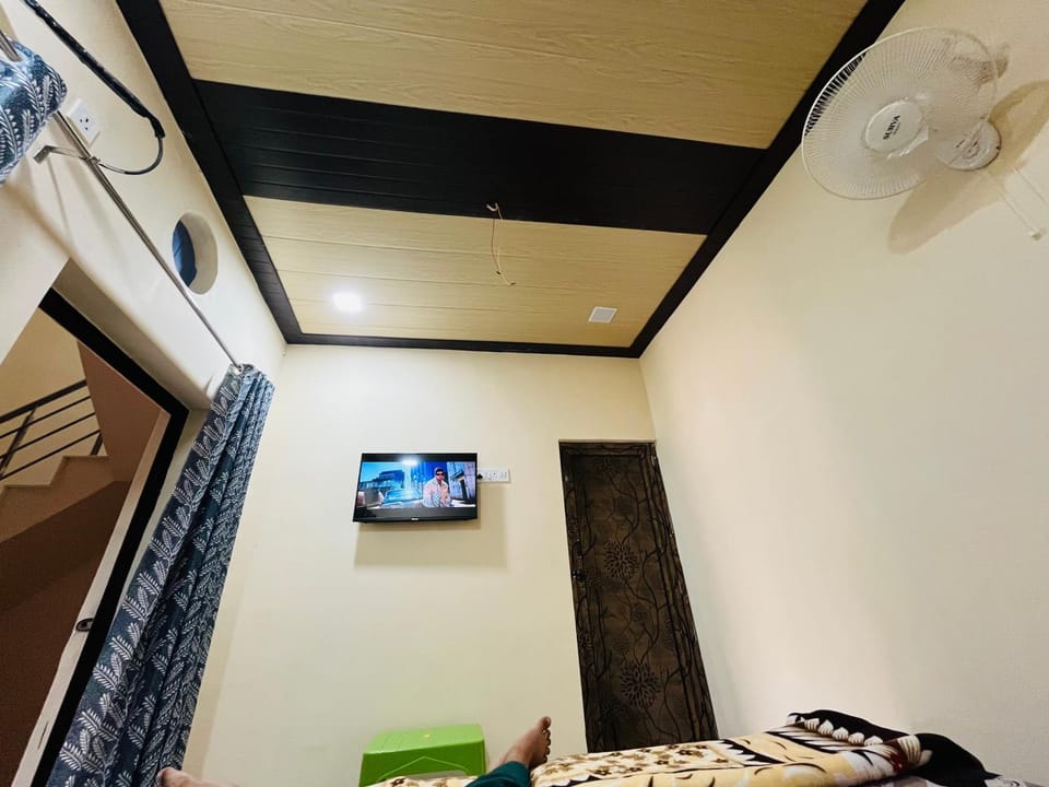 Shanti Paying Guest House Bed and Breakfast in Uttar Pradesh