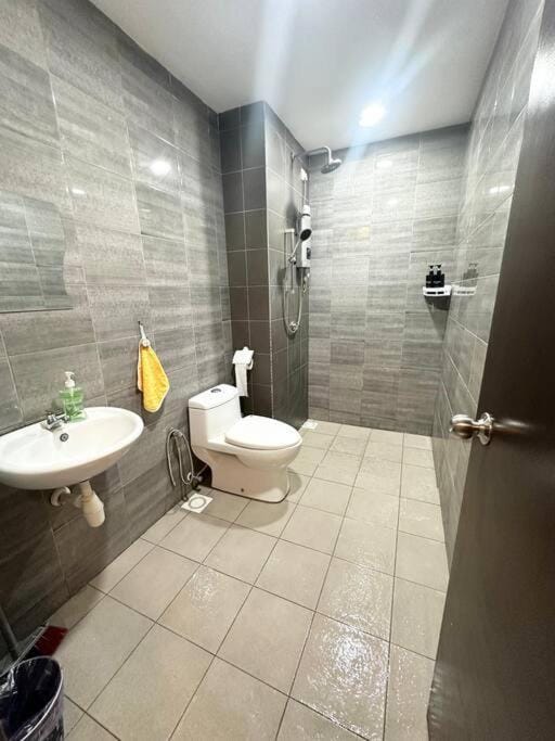 Shower, Toilet, Bathroom, bidet