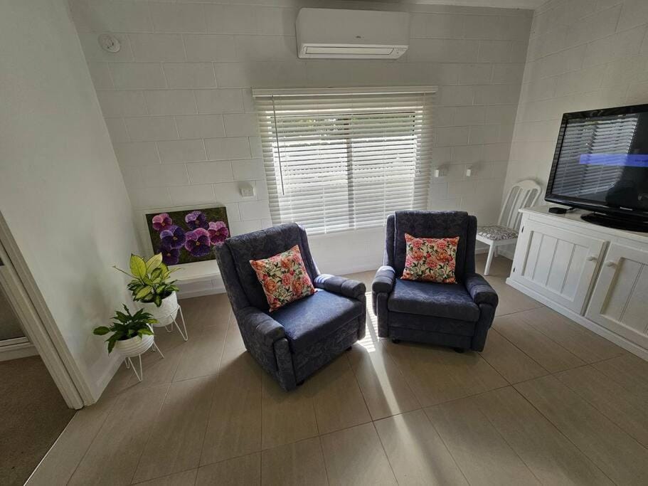 Blossom Cottage - Cosy Retreat House in Tasmania