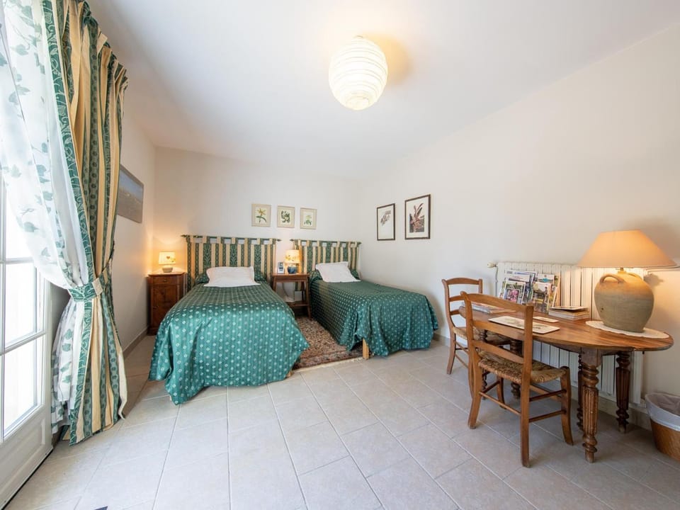 Chambre La Loire - Accès Handicapé, WiFi, Animaux admis - FR-1-590-458 Bed and Breakfast in Centre-Val de Loire