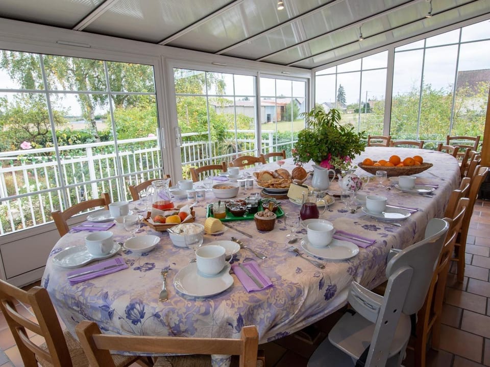 Suite familiale confortable avec WiFi à Saint-Benoît-sur-Loire, animaux admis - FR-1-590-447 Bed and Breakfast in Centre-Val de Loire