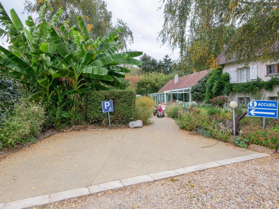 Suite familiale confortable avec WiFi à Saint-Benoît-sur-Loire, animaux admis - FR-1-590-447 Bed and Breakfast in Centre-Val de Loire