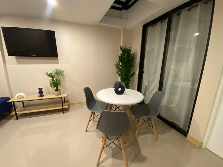TV and multimedia, Dining area
