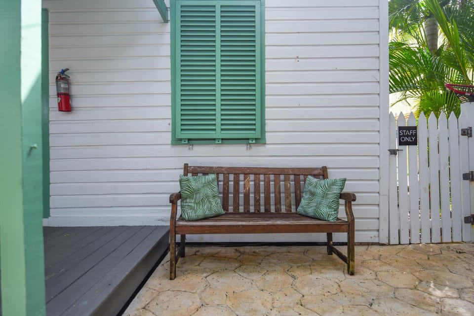 African Queen - Harbor Walk Hideaways Apartment in Key West