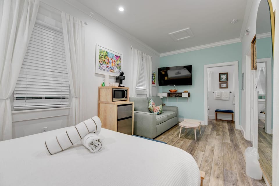 Pilar Cottage - Harbor Walk Hideaways Apartment in Key West
