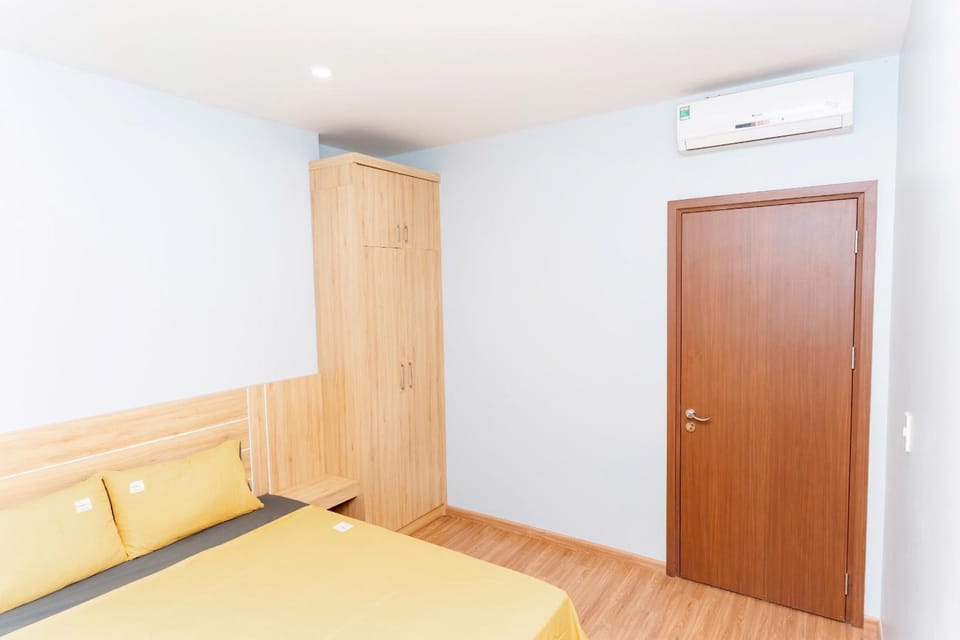 Bed, Photo of the whole room, Bedroom, wardrobe, air conditioner