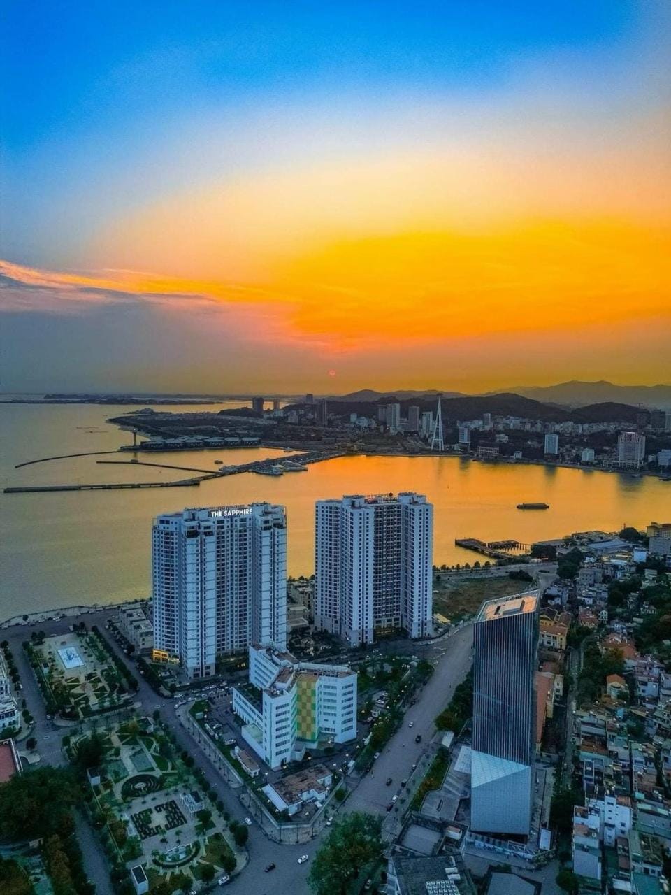 Day, Natural landscape, Bird's eye view, Beach, City view, Lake view, River view, Sea view, Swimming pool, Sunrise, Sunset